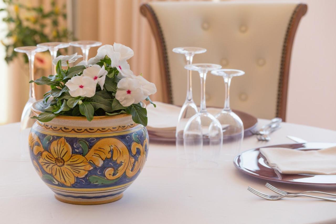 Hotel Sole Castello (Adults Only) Taormina Ngoại thất bức ảnh